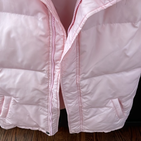 Kids size 2xl Roots down filled pink vest w/zipper & removable faux fur collar - Picture 4 of 11